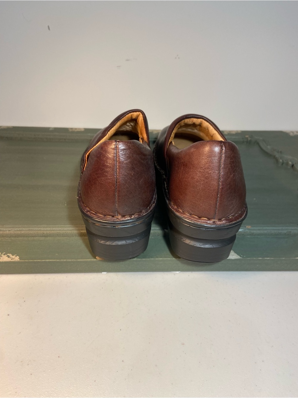 B.O.C Women's Brown Leather Slip-On Clog SZ 8 - Picture 7 of 8